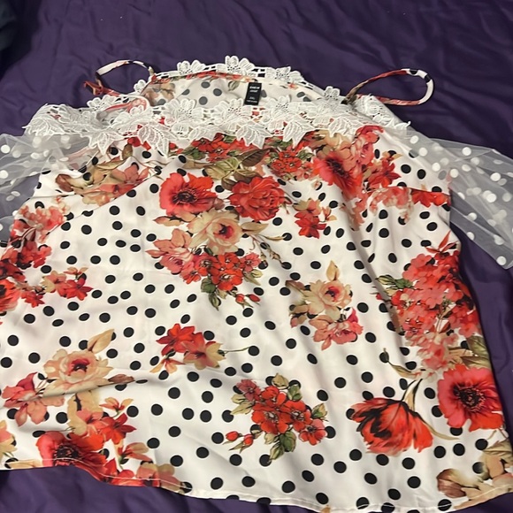 NWOT Cold Shoulder Sheer Sleeved Polka Dot Floral Top - Picture 10 of 11